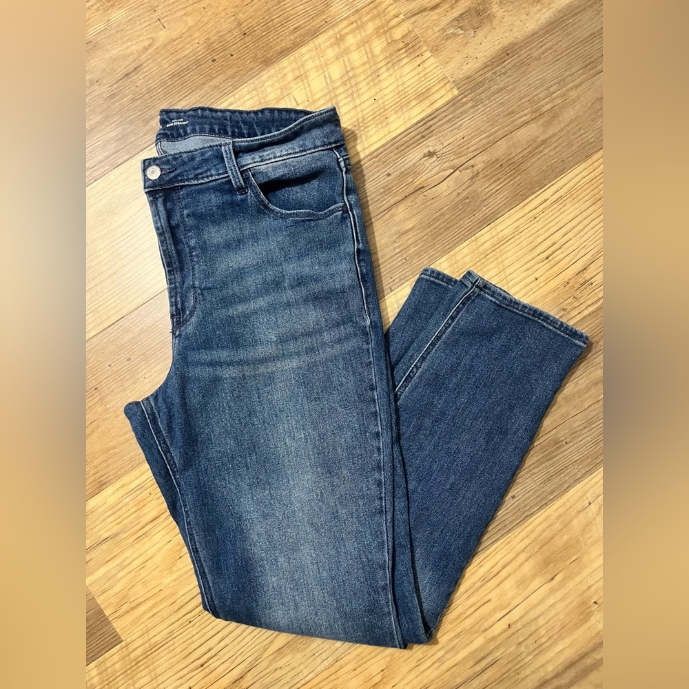 Old Navy high-rise ‘wow’ straight leg jeans, size 14 regular length- LIKE NEW